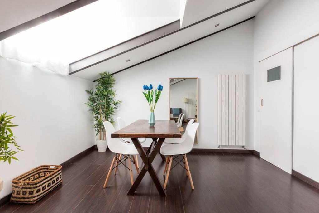 Modern Top Floor Loft At Malasana'S Heart Мадрид Екстериор снимка