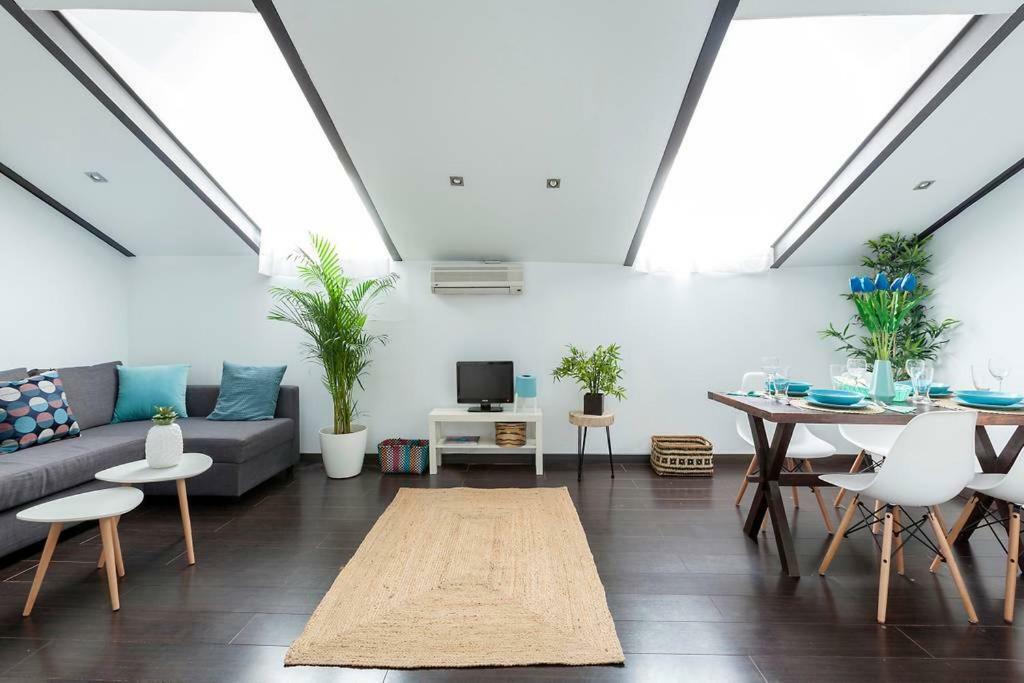 Modern Top Floor Loft At Malasana'S Heart Мадрид Екстериор снимка