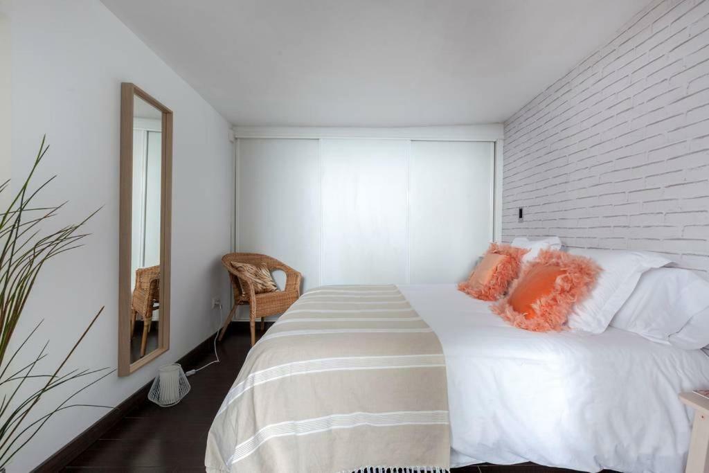 Modern Top Floor Loft At Malasana'S Heart Мадрид Екстериор снимка